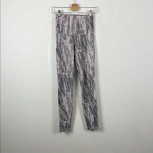 P'tula Chandre Birch Gray Patterned Workout High Waist Women's M Yoga Leggings